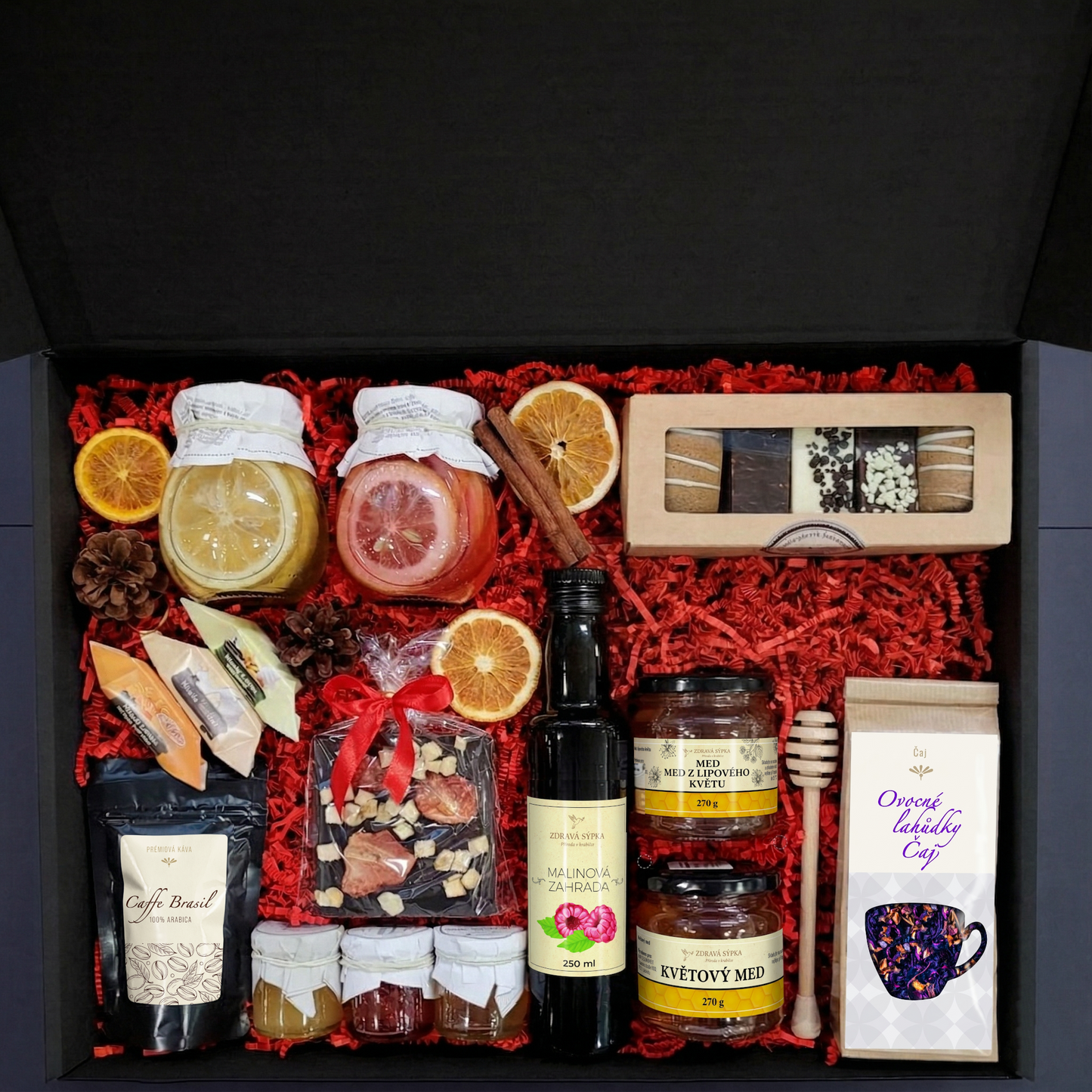 KOŠ DÁRKOVÁ SADA KÁVA ČAJ SIRUP MED PERNÍČEK ČOKOLÁDA pro učitele, maminku, tatínka, babičku a dědečka k narozeninám, svátku nebo ke Dni matek.