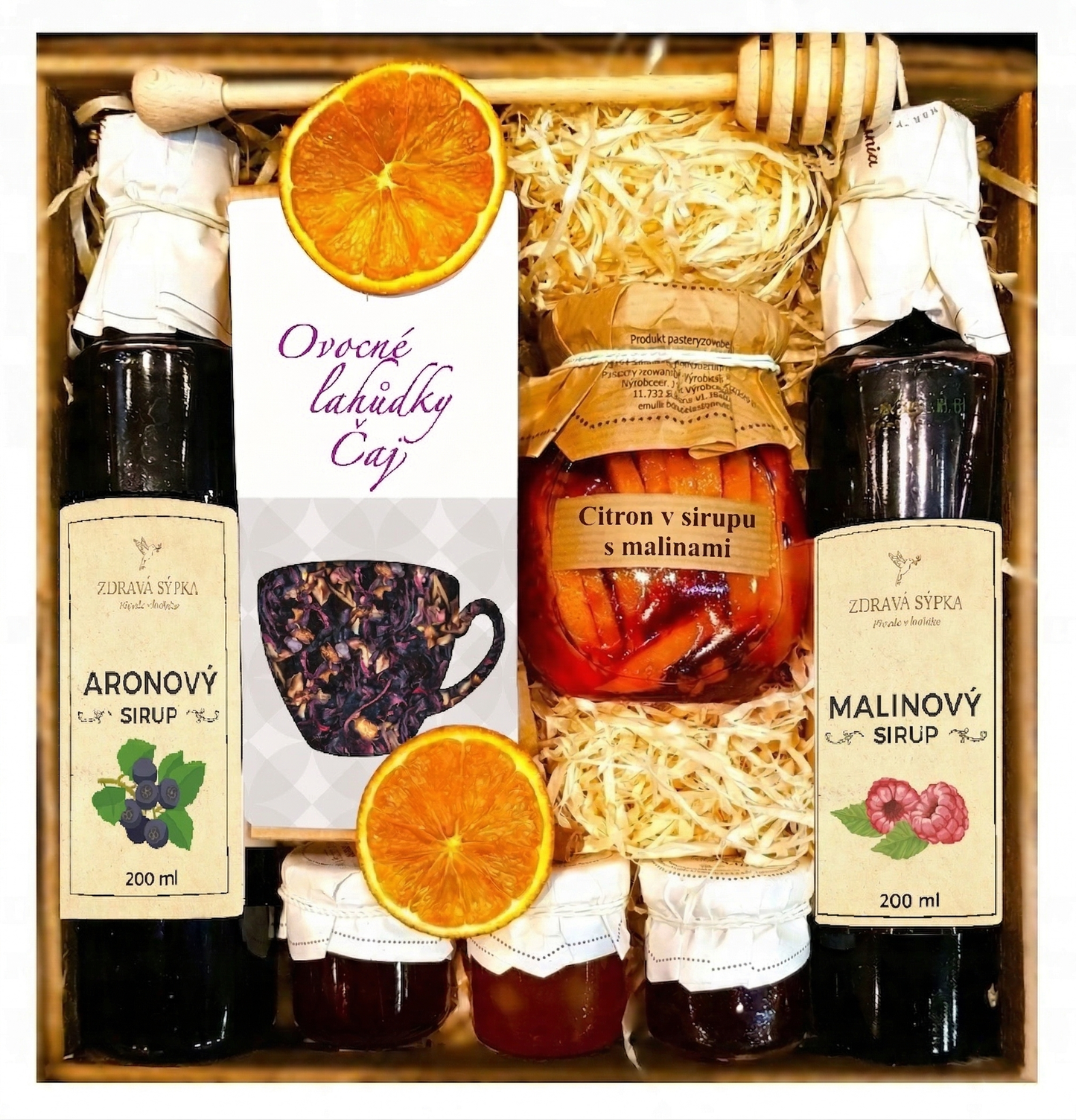 Koš, dárková sada, dárek, pozornost, med, čaj, perníky, malinový sirup